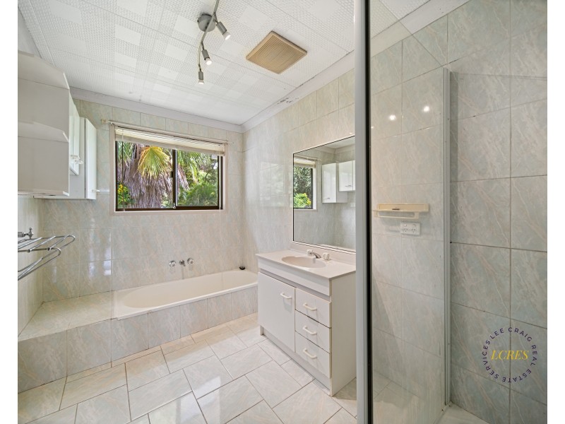 138-140 Glade Drive, Gaven QLD 4211