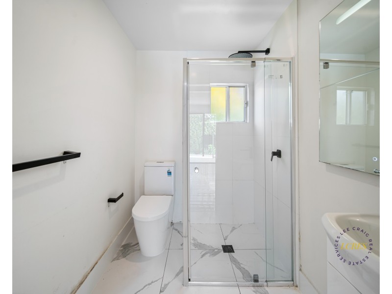 138-140 Glade Drive, Gaven QLD 4211