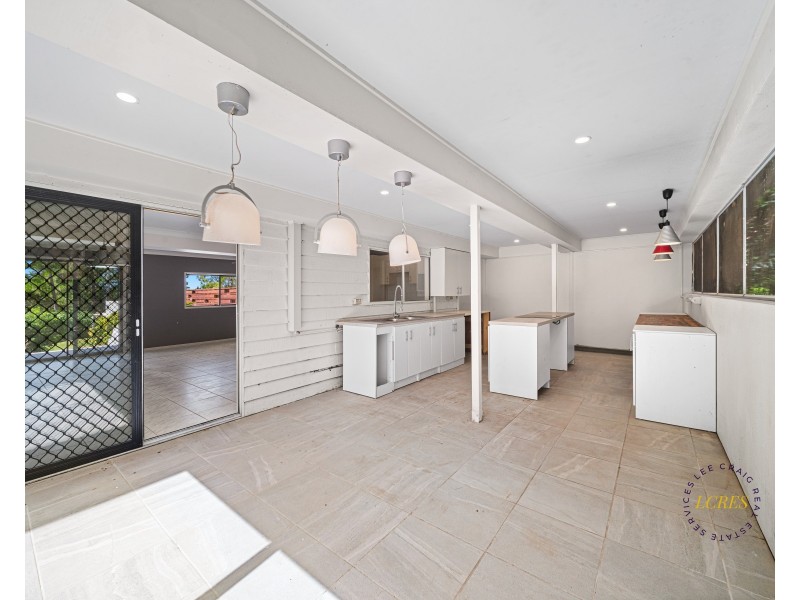 138-140 Glade Drive, Gaven QLD 4211