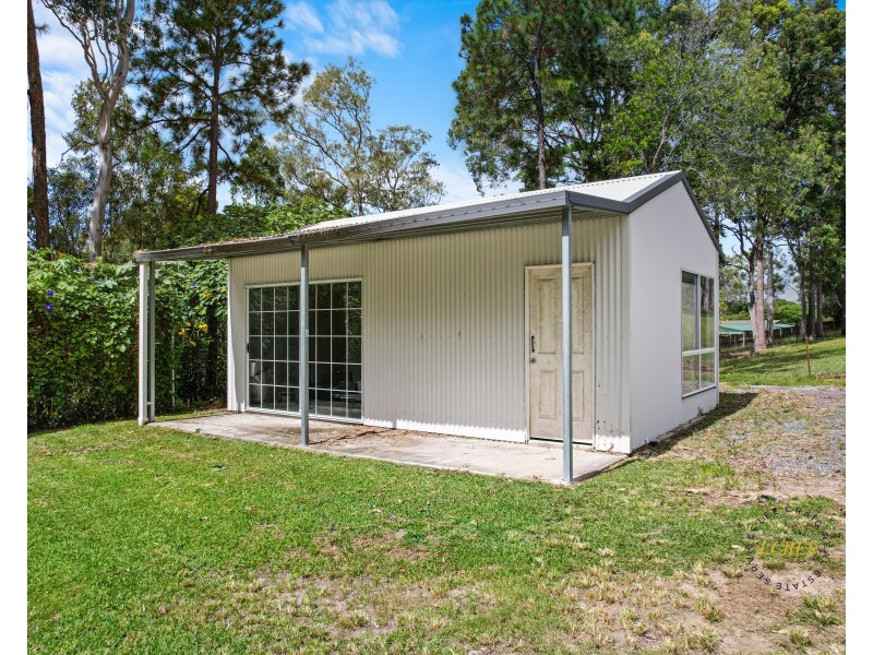 138-140 Glade Drive, Gaven QLD 4211