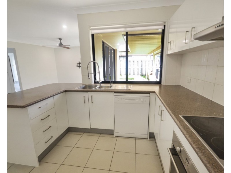 6 Temple Island Circuit, Oxenford QLD 4210