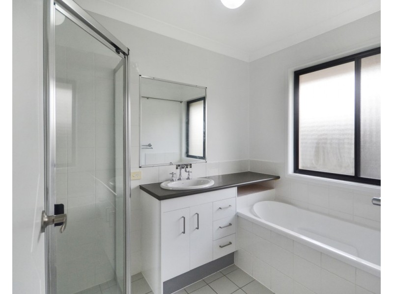 6 Temple Island Circuit, Oxenford QLD 4210