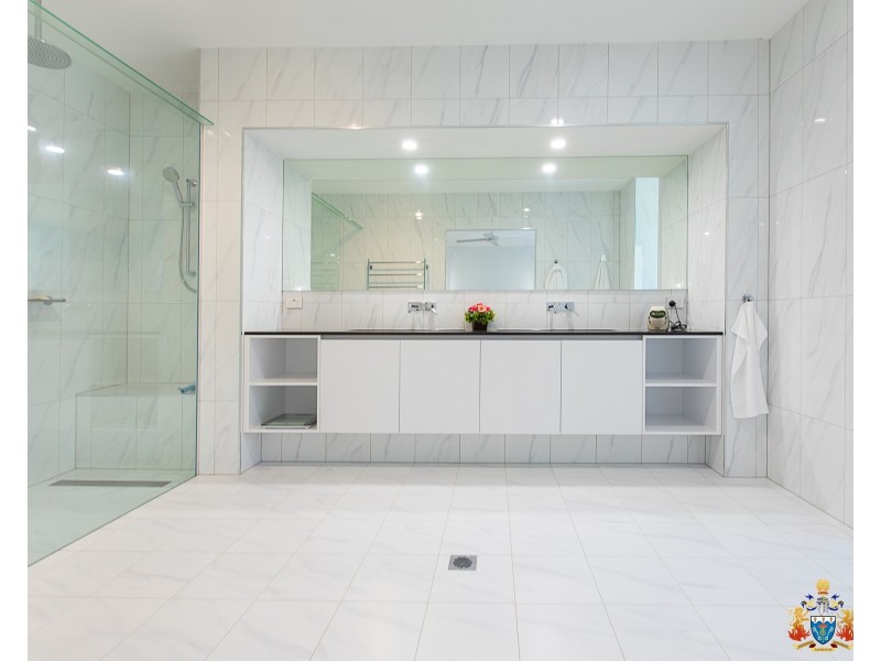 13 Senna Close, Pine Mountain QLD 4306