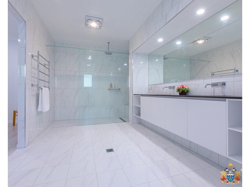 13 Senna Close, Pine Mountain QLD 4306