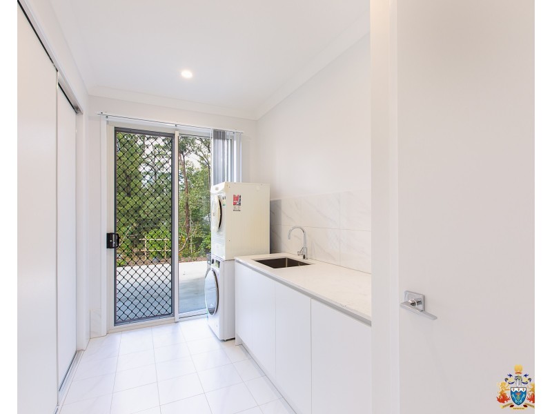 13 Senna Close, Pine Mountain QLD 4306