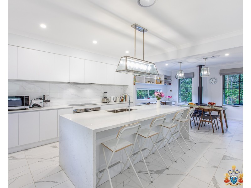 13 Senna Close, Pine Mountain QLD 4306