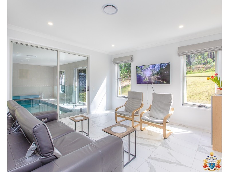 13 Senna Close, Pine Mountain QLD 4306