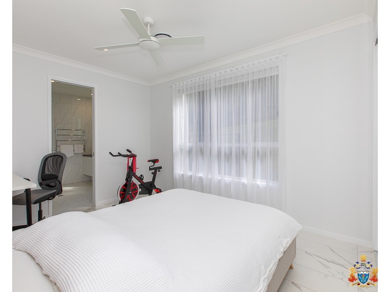13 Senna Close, Pine Mountain QLD 4306