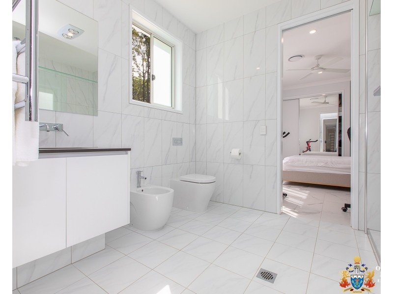 13 Senna Close, Pine Mountain QLD 4306