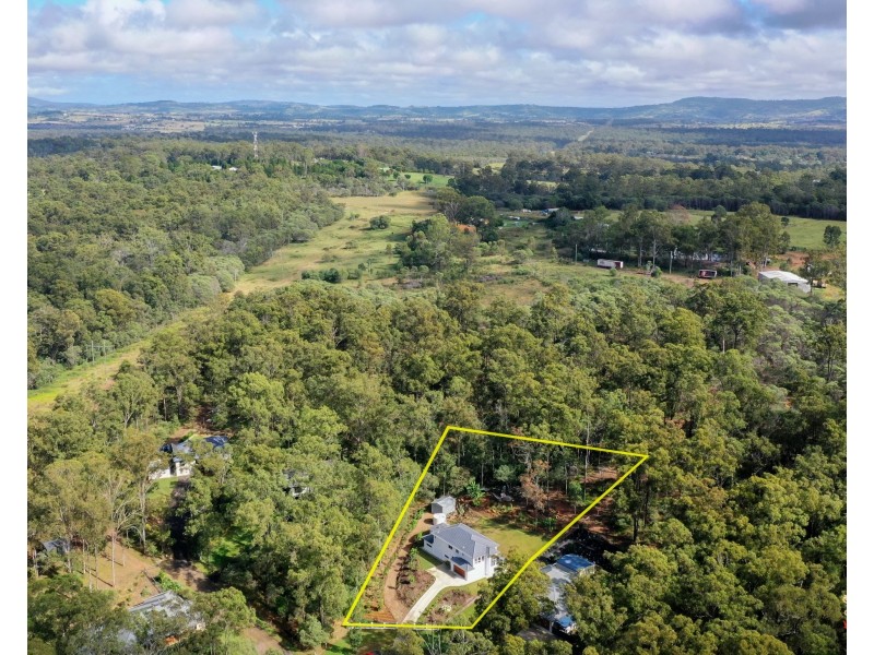 13 Senna Close, Pine Mountain QLD 4306