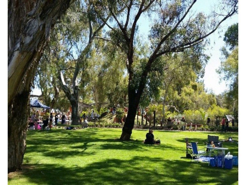 876 North Lake Road, Cockburn Central WA 6164