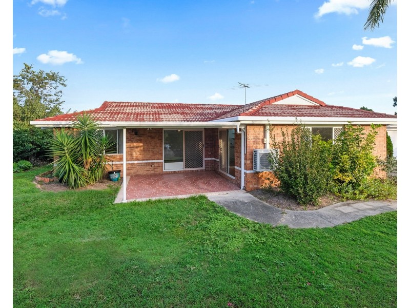 2 Lyndora Close, Riverhills QLD 4074