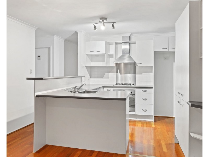 2 Lyndora Close, Riverhills QLD 4074