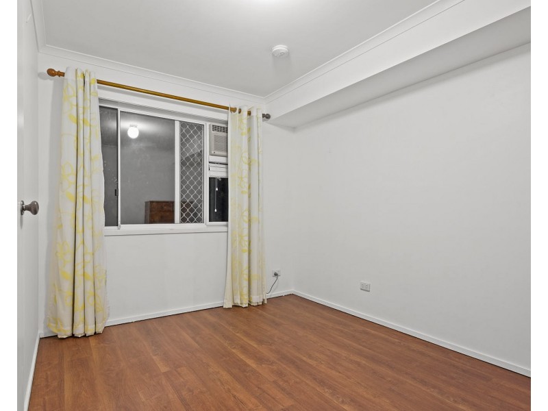 2 Lyndora Close, Riverhills QLD 4074