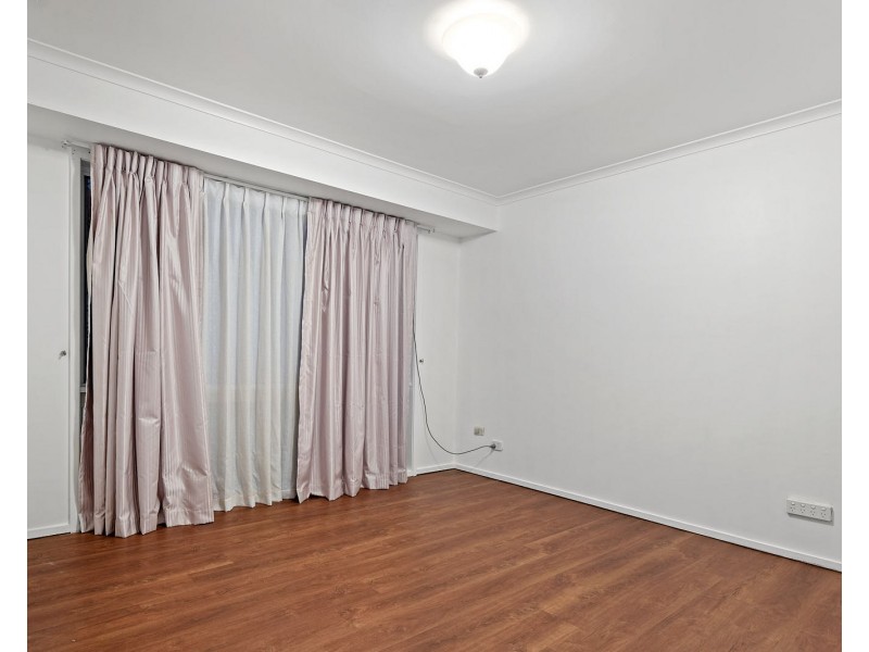 2 Lyndora Close, Riverhills QLD 4074