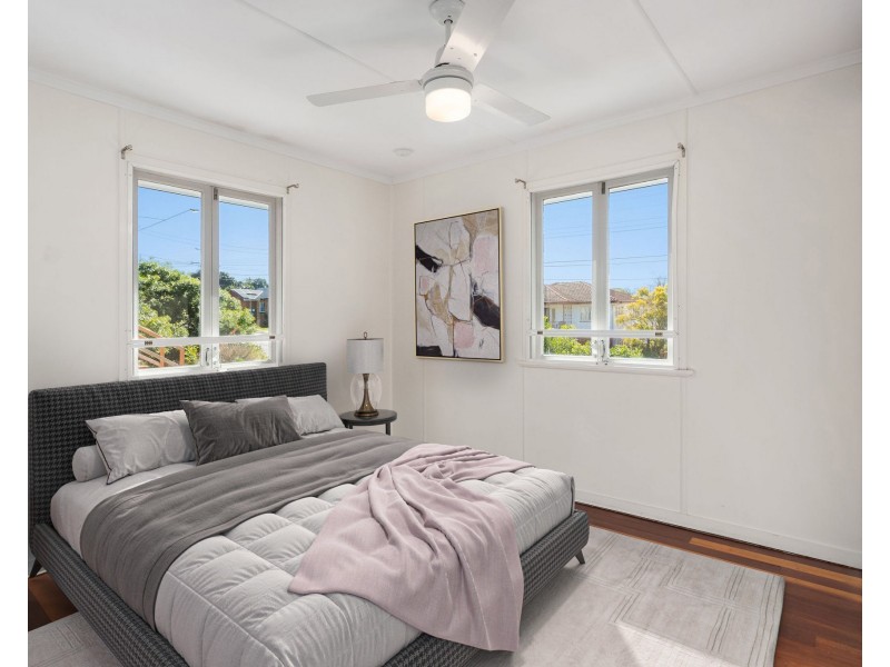 27 Robertson Road, Eastern Heights QLD 4305