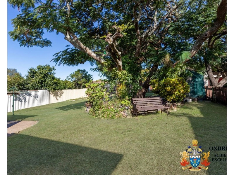 27 Robertson Road, Eastern Heights QLD 4305