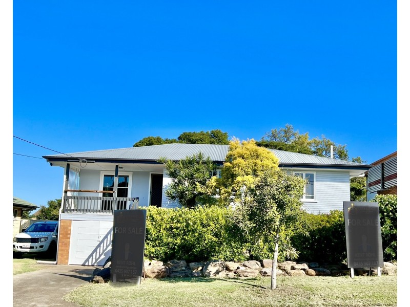 27 Robertson Road, Eastern Heights QLD 4305