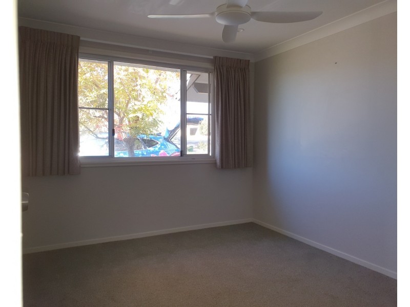 214 Logan Street, Tenterfield NSW 2372