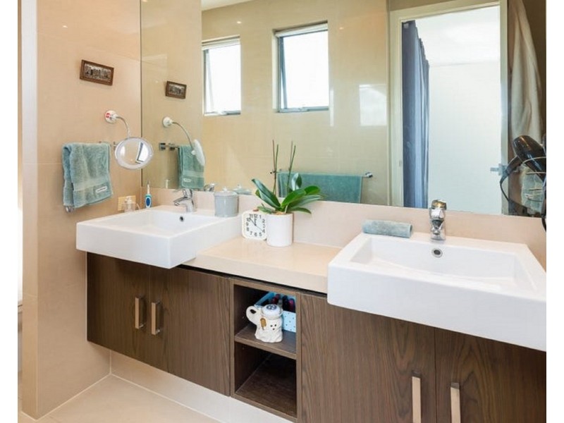 2/11 South Quay Drive, Biggera Waters QLD 4216