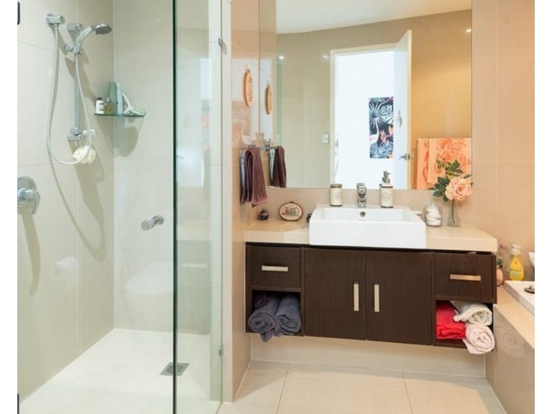 2/11 South Quay Drive, Biggera Waters QLD 4216