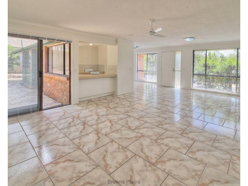 45 Parkroyal Crescent, Regents Park QLD 4118