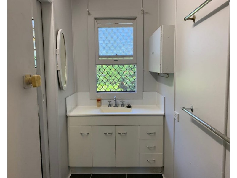 87 Turpin Road, Labrador QLD 4215