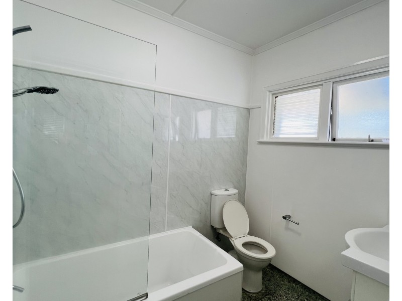 4 Curtin Avenue, Southport QLD 4215