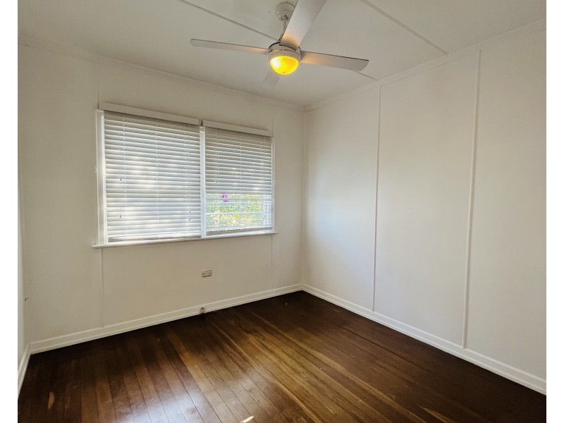 4 Curtin Avenue, Southport QLD 4215