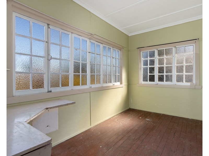 66 Blackstone Road, Newtown QLD 4305