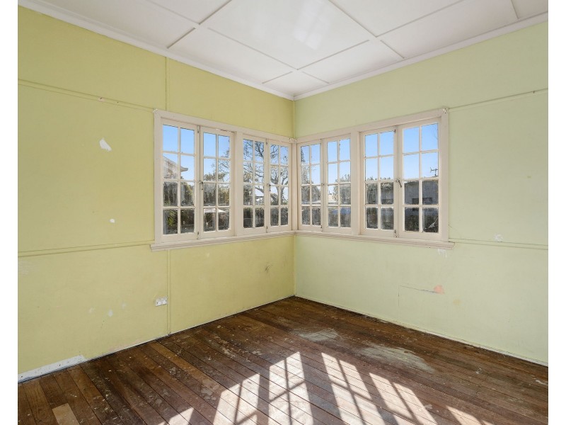 66 Blackstone Road, Newtown QLD 4305