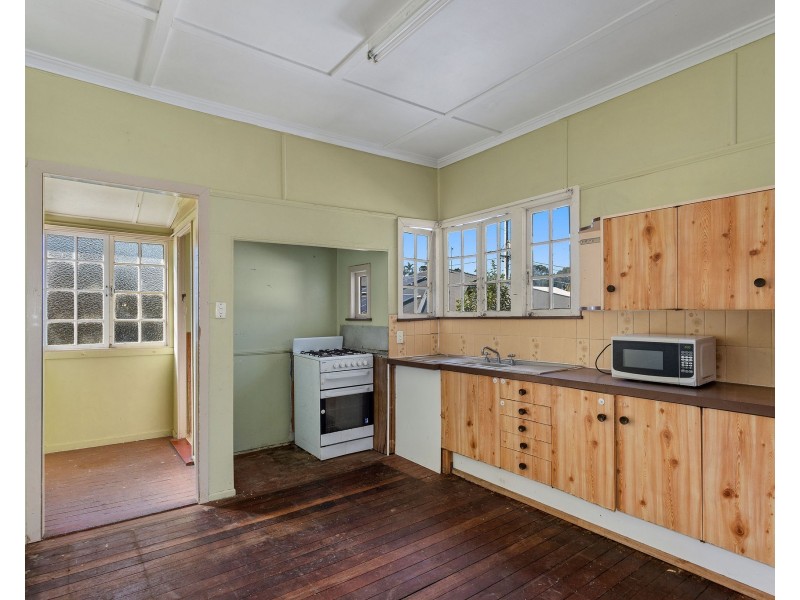 66 Blackstone Road, Newtown QLD 4305