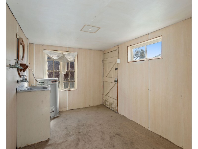 66 Blackstone Road, Newtown QLD 4305