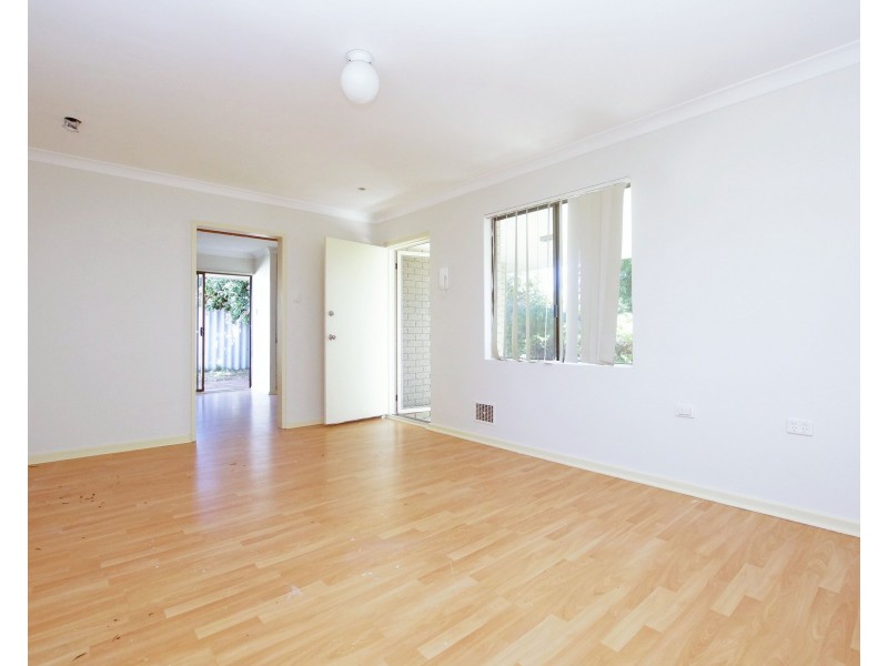 20Q Roxwell Way, Girrawheen WA 6064