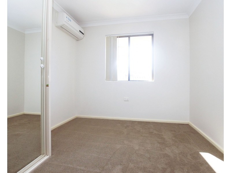 20Q Roxwell Way, Girrawheen WA 6064