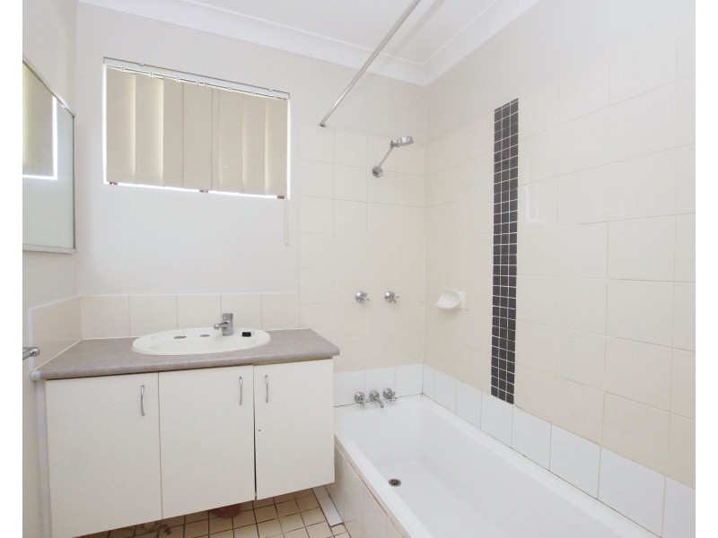 20Q Roxwell Way, Girrawheen WA 6064