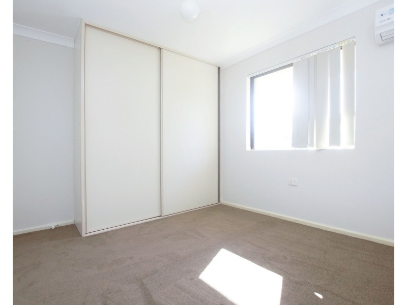 20Q Roxwell Way, Girrawheen WA 6064