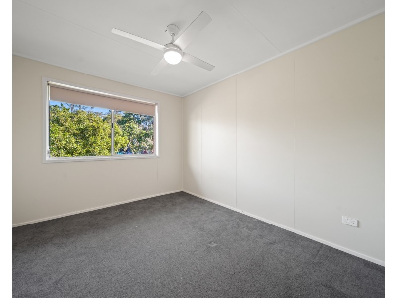 8 Pickering Street, Riverview QLD 4303