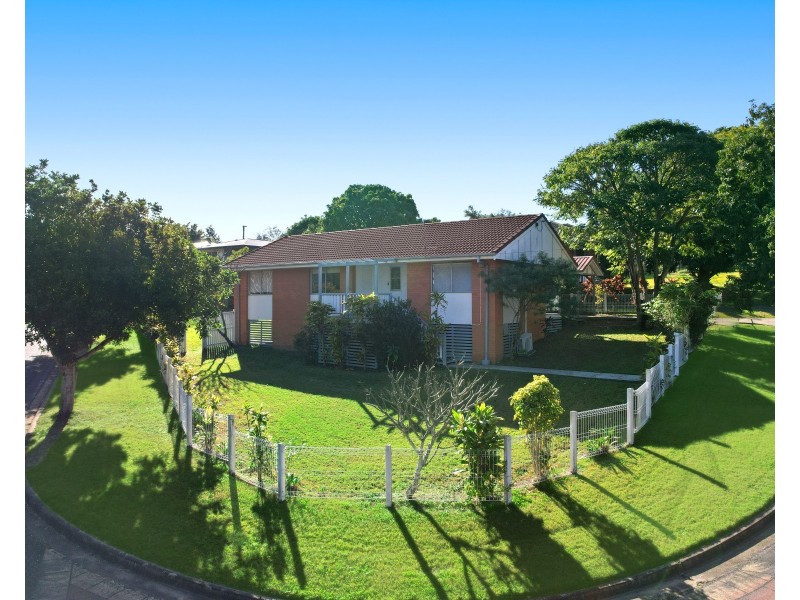 8 Pickering Street, Riverview QLD 4303