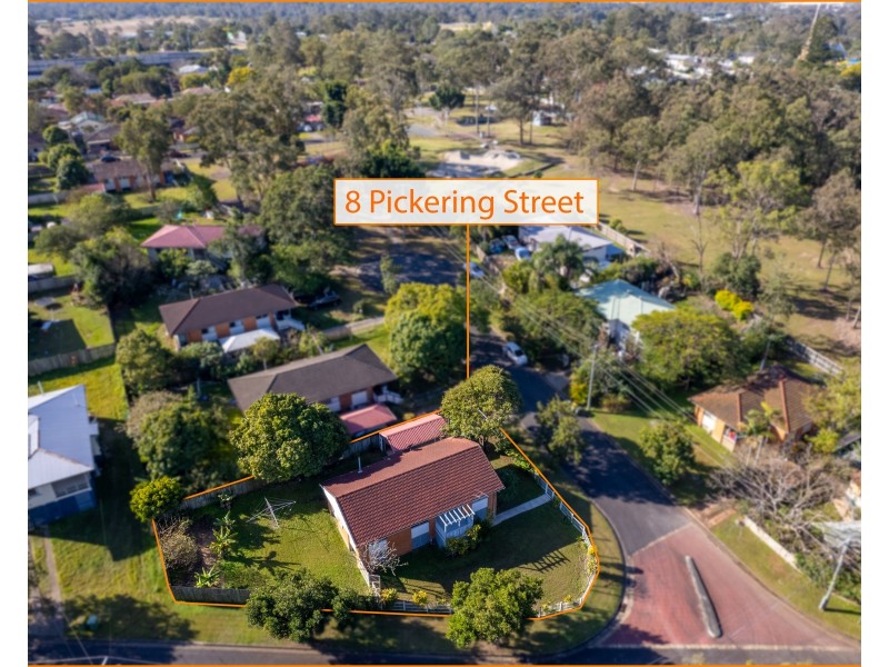 8 Pickering Street, Riverview QLD 4303