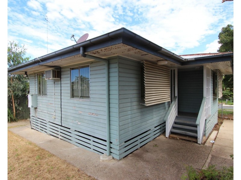 16 Ken May Way, Kingston QLD 4114