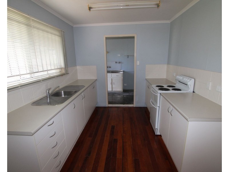 16 Ken May Way, Kingston QLD 4114