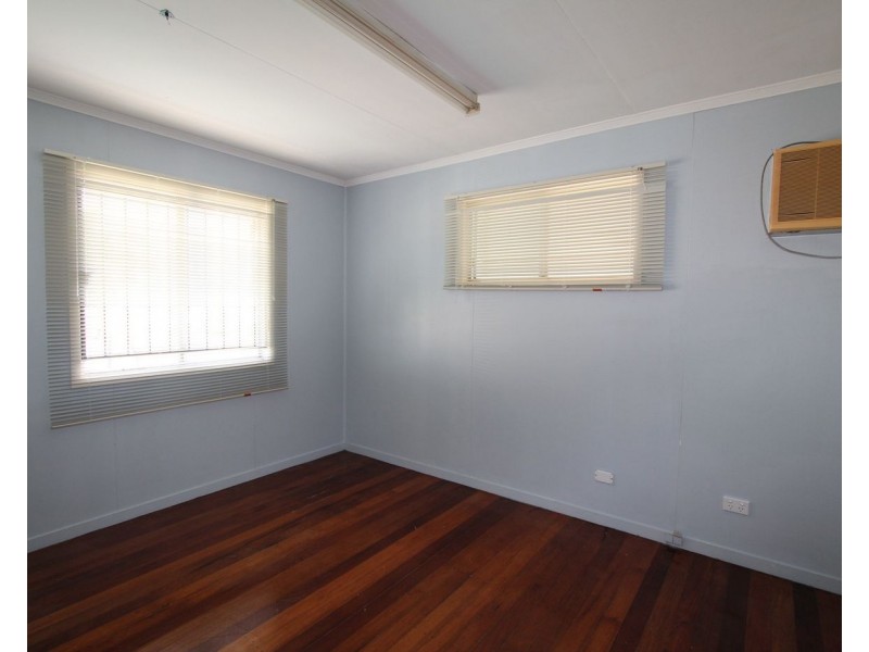 16 Ken May Way, Kingston QLD 4114