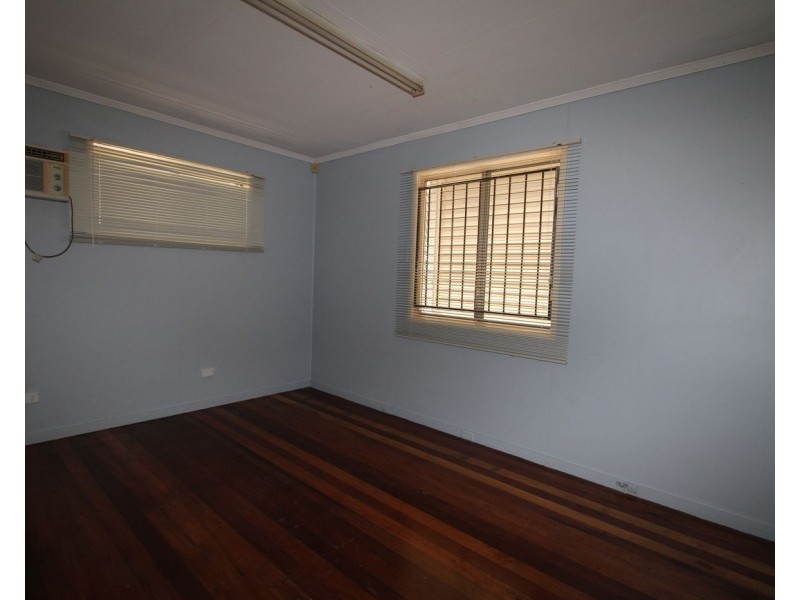16 Ken May Way, Kingston QLD 4114