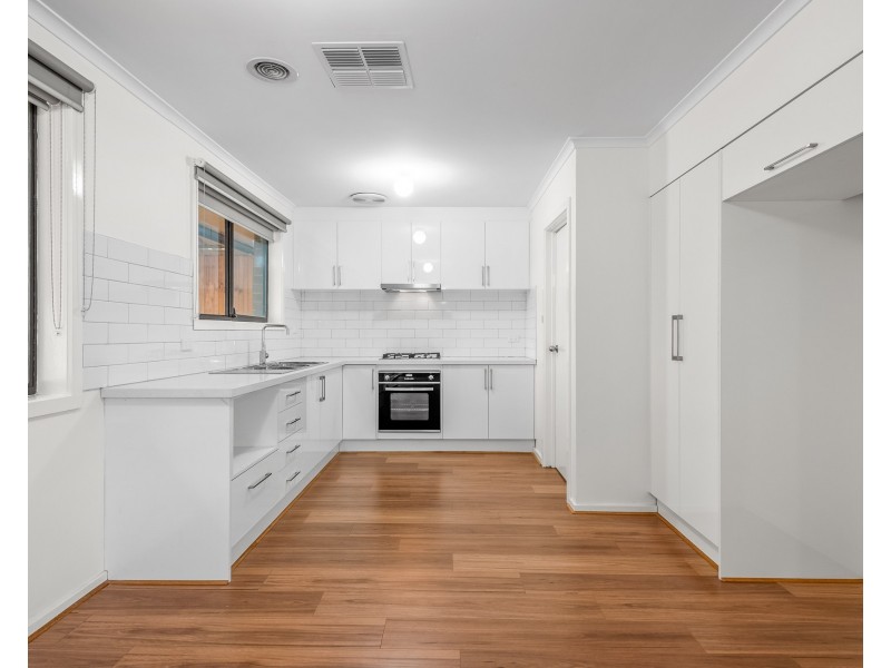 16 Dover Street, Albanvale VIC 3021