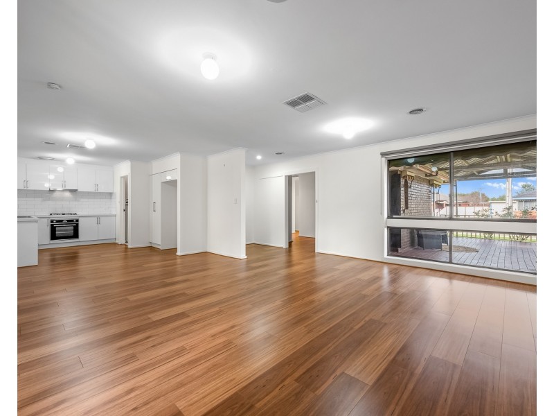 16 Dover Street, Albanvale VIC 3021