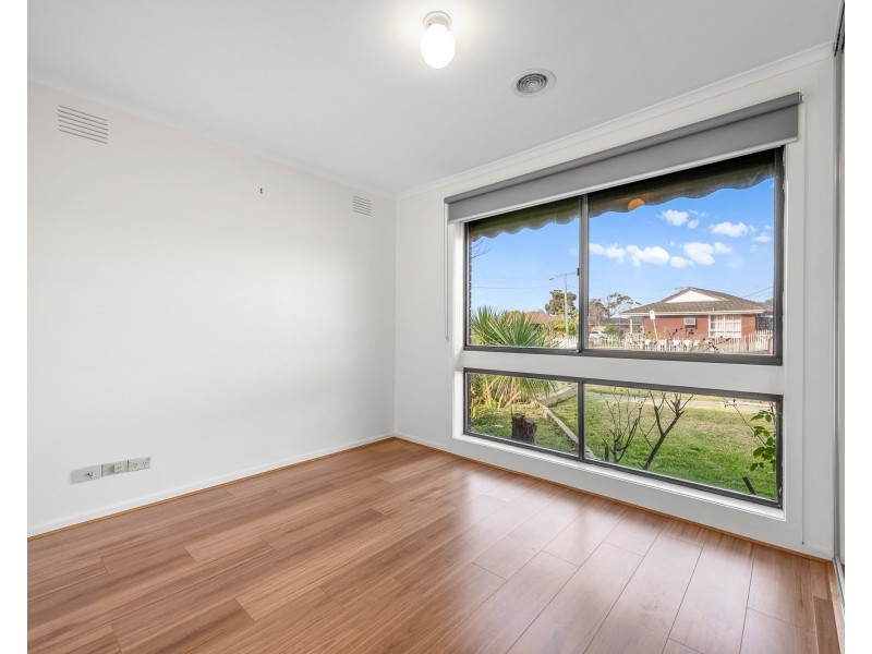 16 Dover Street, Albanvale VIC 3021