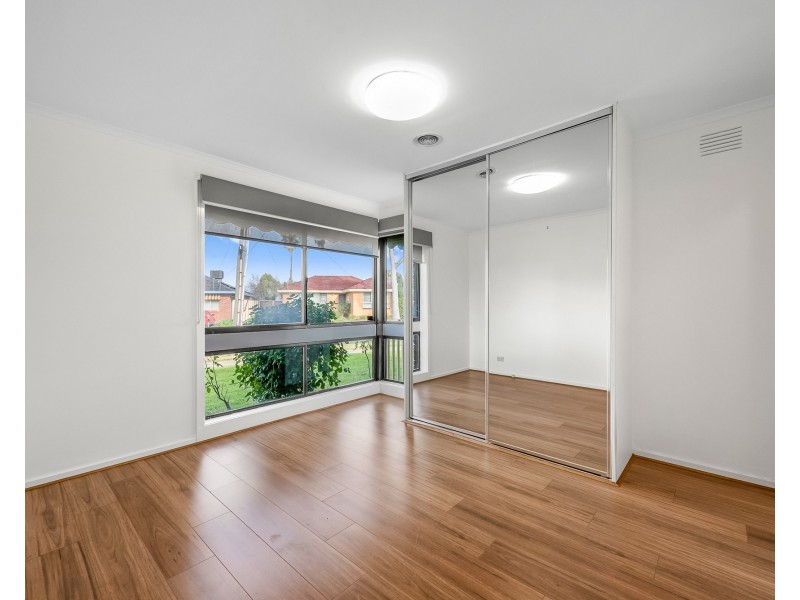 16 Dover Street, Albanvale VIC 3021