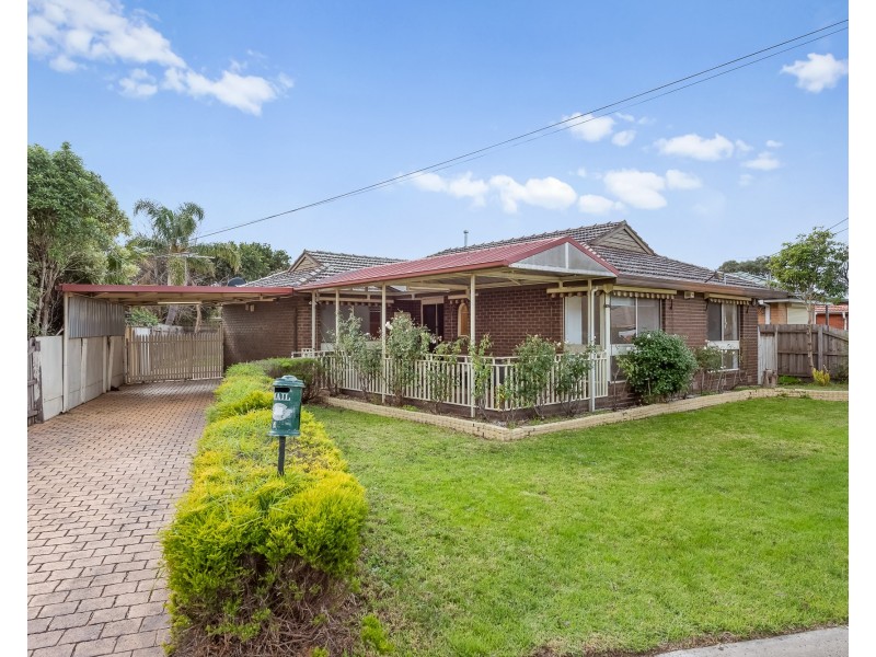 16 Dover Street, Albanvale VIC 3021
