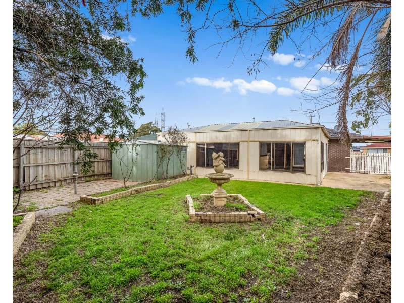 16 Dover Street, Albanvale VIC 3021